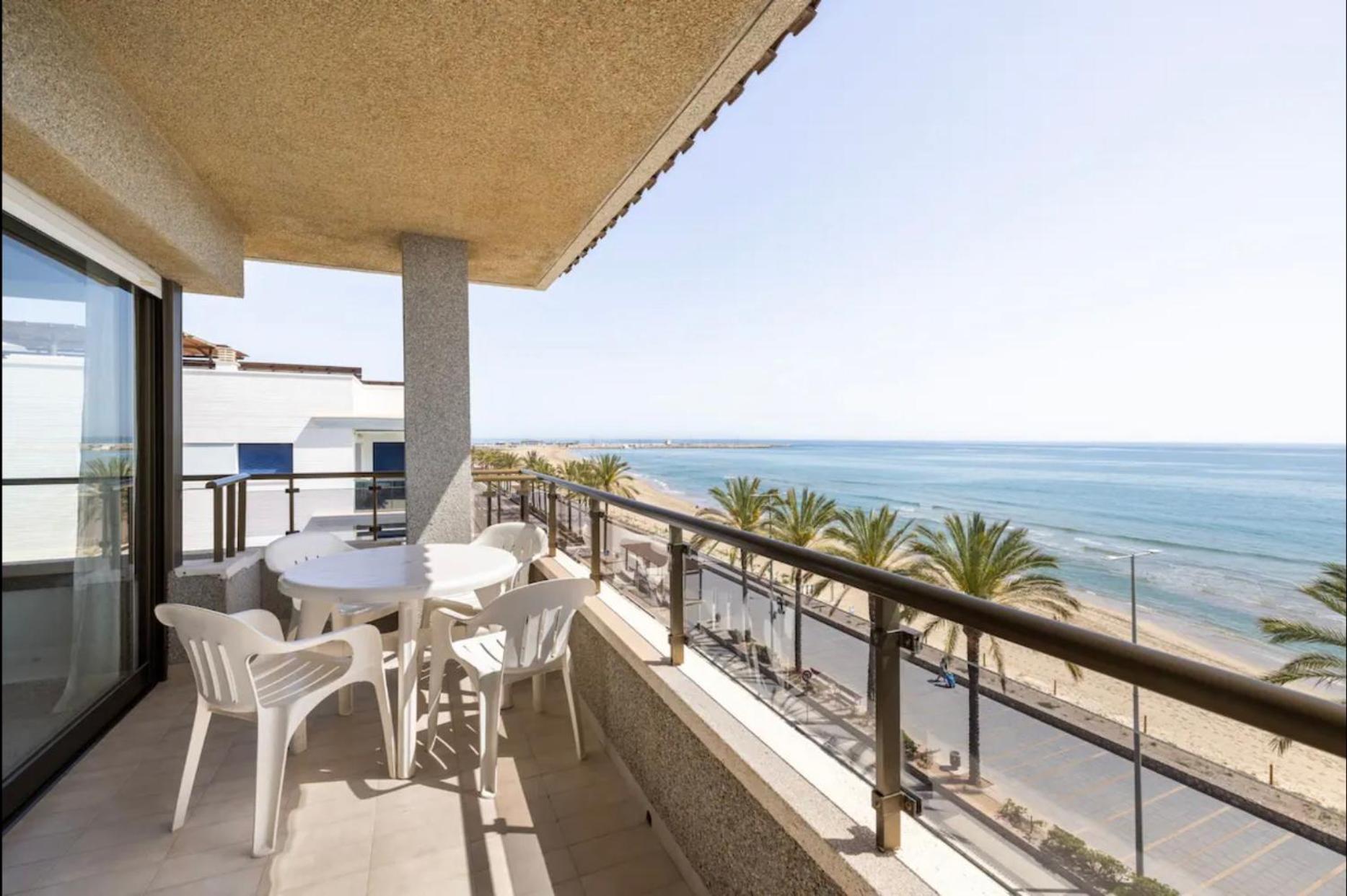 Beach Apartment In Calafell Kültér fotó
